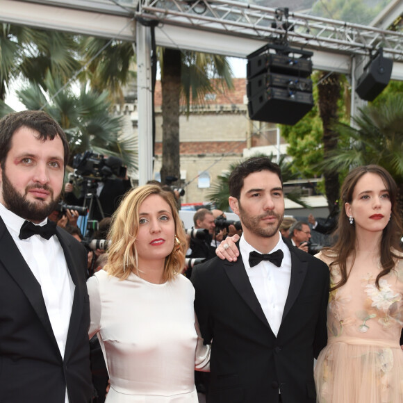 Karim Leklou, Marie Monge, Tahar Rahim et Stacy Martin (Robe Dior Haute-Couture) - Montée des marches du film "Le Grand Bain" lors du 71ème Festival International du Film de Cannes. Le 13 mai 2018 © Giancarlo Gorassini / Bestimage