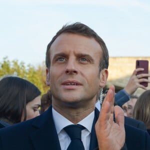 Le président Emmanuel Macron inaugure le nouveau pôle universitaire de la Citadelle et échanges avec des étudiants à l'Université de Picardie Jules Vernes à Amiens le 21 novembre 2019. © Isa Harsin / Pool / Bestimage