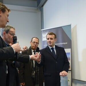 Le président Emmanuel Macron inaugure le nouveau pôle universitaire de la Citadelle et échanges avec des étudiants à l'Université de Picardie Jules Vernes à Amiens le 21 novembre 2019. © Isa Harsin / Pool / Bestimage