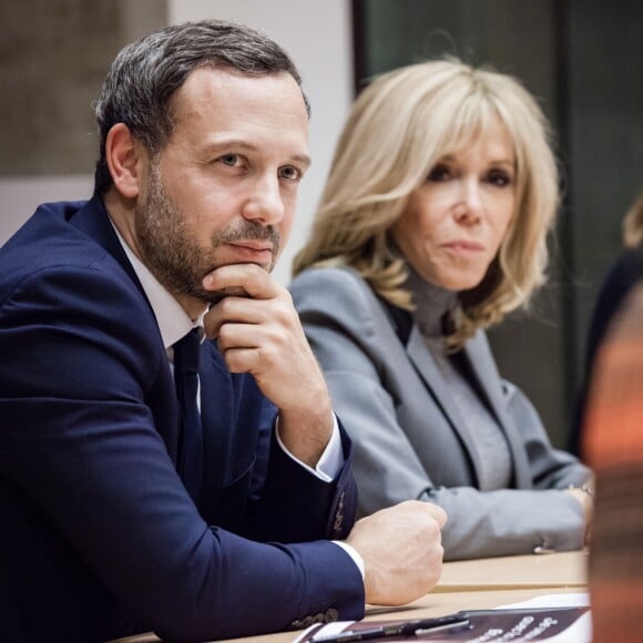 Visite de Madame Brigitte Macron et Adrien Taquet ( secrétaire d'État à la Protection de l'enfance) au centre social et culturel "La maison bleue" dans le 18ème dans le cadre du plan de lutte contre les violences faites aux enfants à Paris le 20 Novembre 2019. © Tristan Reynaud / Secrétariat d'Etat auprès de la Ministre des Solidarités et de la Santé via Bestimage