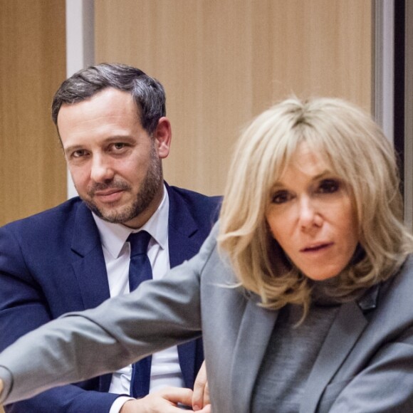 Visite de Madame Brigitte Macron et Adrien Taquet ( secrétaire d'État à la Protection de l'enfance) au centre social et culturel "La maison bleue" dans le 18ème dans le cadre du plan de lutte contre les violences faites aux enfants à Paris le 20 Novembre 2019. © Tristan Reynaud / Secrétariat d'Etat auprès de la Ministre des Solidarités et de la Santé via Bestimage