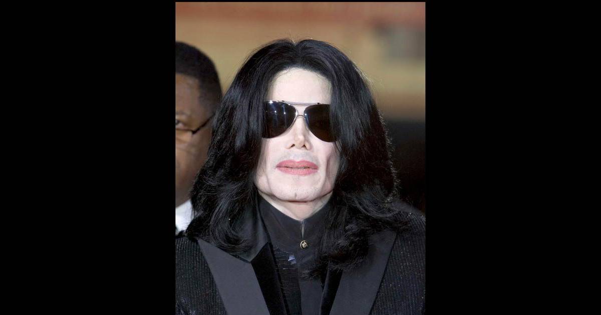 Comment Michael Jackson Est Devenue Blanc Michael Jackson : Après la perquisition du bureau du Dr Murray... la