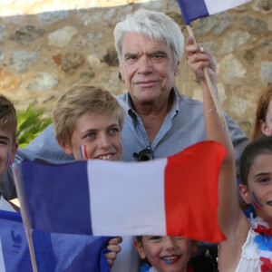 Exclusif - Bernard Tapie célèbre la victoire des Bleus, champions du monde 2018, sur le port de Saint-Tropez, le 15 juillet 2018. © Luc Boutria/Nice Matin/Bestimage