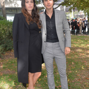 Anouchka Delon enceinte et son compagnon Julien Dereims - Arrivées au défilé Elie Saab "Collection Prêt-à-Porter Printemps/Eté 2020" lors de la Fashion Week de Paris (PFW), le 28 septembre 2019. © Veerren Ramsamy - Christophe Clovis / Bestimage