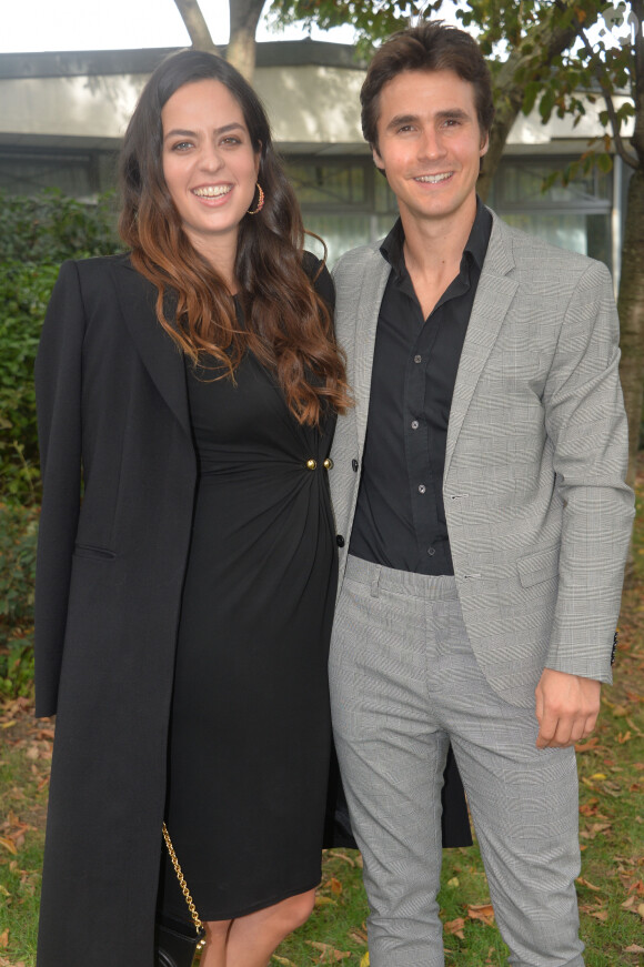 Anouchka Delon enceinte et son compagnon Julien Dereims - Arrivées au défilé Elie Saab "Collection Prêt-à-Porter Printemps/Eté 2020" lors de la Fashion Week de Paris (PFW), le 28 septembre 2019. © Veerren Ramsamy - Christophe Clovis / Bestimage