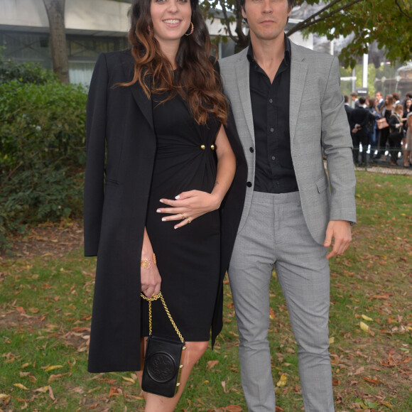 Anouchka Delon enceinte et son compagnon Julien Dereims - Arrivées au défilé Elie Saab "Collection Prêt-à-Porter Printemps/Eté 2020" lors de la Fashion Week de Paris (PFW), le 28 septembre 2019. © Veerren Ramsamy - Christophe Clovis / Bestimage