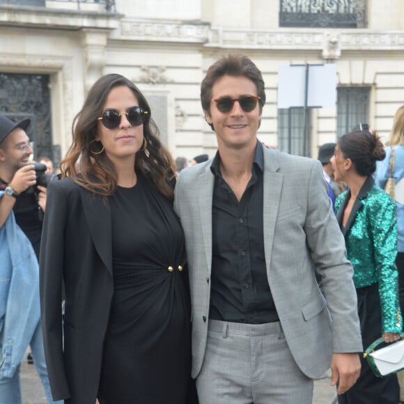 Anouchka Delon enceinte et son compagnon Julien Dereims - Arrivées au défilé Elie Saab "Collection Prêt-à-Porter Printemps/Eté 2020" lors de la Fashion Week de Paris (PFW), le 28 septembre 2019. © Veerren Ramsamy - Christophe Clovis / Bestimage