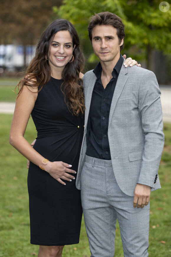 Anouchka Delon enceinte et son compagnon Julien Dereims - Arrivées au défilé Elie Saab "Collection Prêt-à-Porter Printemps/Eté 2020" lors de la Fashion Week de Paris (PFW), le 28 septembre 2019. © Olivier Borde / Bestimage