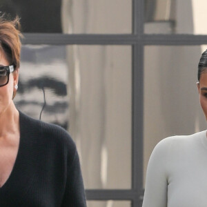Exclusif - Kris Jenner est allée rendre visite à sa mère M. Jo Campbell avec sa fille Kim Kardashian à son domicile du quartier de Calabasas à Los Angeles, le 19 novembre 2019