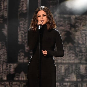 Selena Gomez anime la 47ème soirée annuelle des American Music Awards au Microsoft Theatre à Los Angeles, le 24 novembre 2019.