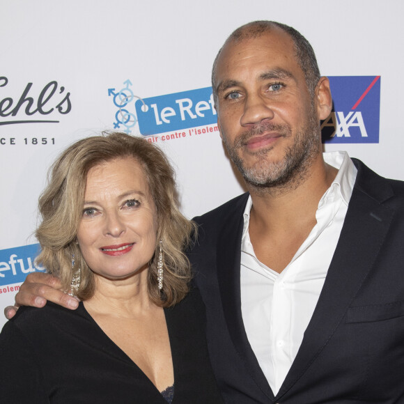 Exclusif - Valérie Trierweiler et son compagnon Romain Magellan - 2ème soirée de Gala au profit de l'association nationale "Le Refuge" et de ses actions de soutien aux jeunes LGBT+ victimes d'homophobie ou de transphobie, au théâtre des Folies Bergère à Paris, le 18 novembre 2019. © Gorassini/Perusseau/Bestimage