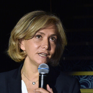 Exclusif - Valérie Pécresse et Muriel Robin - 2ème soirée de Gala au profit de l'association nationale "Le Refuge" et de ses actions de soutien aux jeunes LGBT+ victimes d'homophobie ou de transphobie, au théâtre des Folies Bergère à Paris, le 18 novembre 2019. © Gorassini/Perusseau/Bestimage