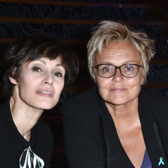 Exclusif - Marie-Claude Pietragalla et Muriel Robin - 2ème soirée de Gala au profit de l'association nationale "Le Refuge" et de ses actions de soutien aux jeunes LGBT+ victimes d'homophobie ou de transphobie, au théâtre des Folies Bergère à Paris, le 18 novembre 2019. © Gorassini/Perusseau/Bestimage