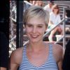 Archives - Josie Bissett sur un terrain de baseball. Le 25 août 1993.