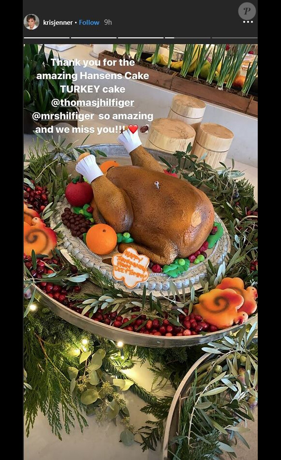 Le créateur Tommy Hilfiger et son épouse Dee ont offert à Kris Jenner un gâteau pour Thanksgiving. Novembre 2019.