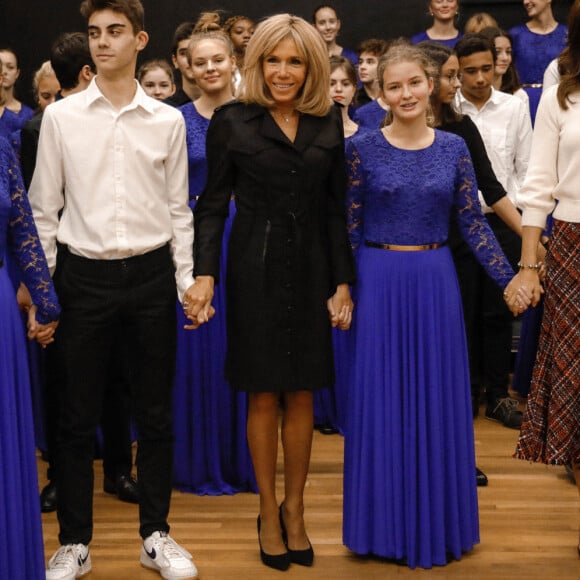 Brigitte Macron, la princesse Mary de Danemark lors de la visite de la cité scolaire Alphonse de Lamartine à Paris le 9 octobre 2019. © Hamilton / Pool / Bestimage