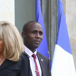 Brigitte Macron reçoit Lalla Malika Issoufou, la femme du président du Niger, au palais de l'Elysée à Paris le 9 octobre 2019. © Gwendoline Le Goff / Panoramic / Bestimage