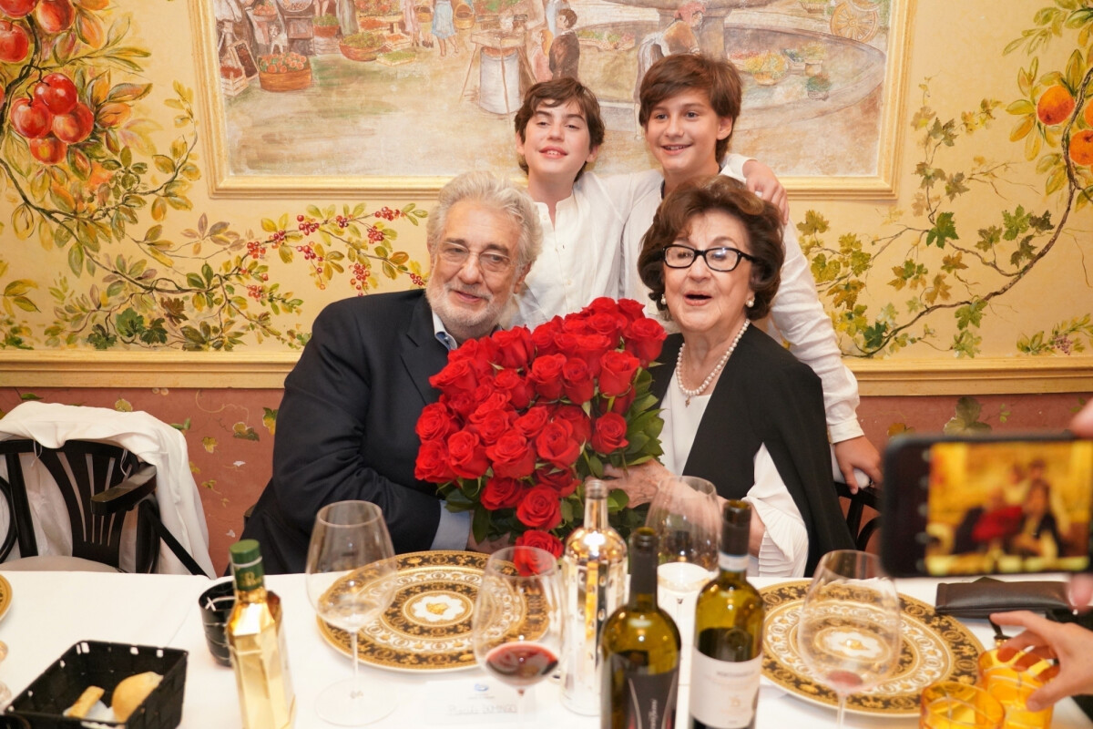 Photo : Exclusif - Placido Domingo et sa femme Marta ont fêté leur 57ème  anniversaire de mariage à Vérone, entourés de leur famille et leurs amis.  Le 3 août 2019 - Purepeople