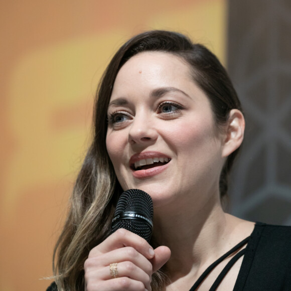 Marion Cotillard participe aux "Conversations" avec Jean-Pierre Lavoignat lors de la 18ème édition du Festival International du Film de Marrakech (FIFM), le 30 novembre 2019. © Romuald Meigneux/Bestimage