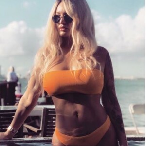 Aurélie Dotremont à Miami pour le tournage des "Anges 11", Instagram, janvier 2019