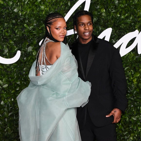 A$AP Rocky et Rihanna assistent à la cérémonie des "Fashion Awards 2019" au Royal Albert Hall à Londres, le 2 décembre 2019.