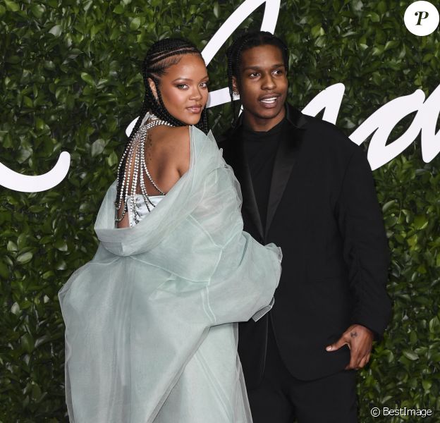 A$AP Rocky et Rihanna assistent à la cérémonie des "Fashion Awards 2019" au Royal Albert Hall à Londres, le 2 décembre 2019.