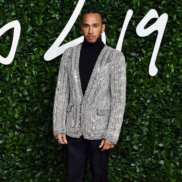 Lewis Hamilton assiste à la cérémonie des "Fashion Awards 2019" au Royal Albert Hall à Londres, le 2 décembre 2019.