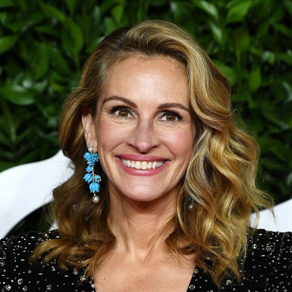 Julia Roberts assiste à la cérémonie des "Fashion Awards 2019" au Royal Albert Hall à Londres, le 2 décembre 2019.