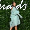 Rihanna assiste à la cérémonie des "Fashion Awards 2019" au Royal Albert Hall à Londres, le 2 décembre 2019.