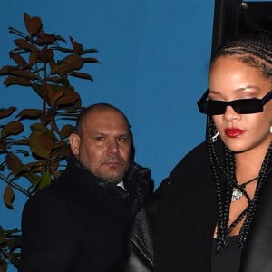 Rihanna quitte l'after party de sa marque, Fenty, au Laylow Club dans le quartier de Notting Hill. Le 2 décembre 2019.