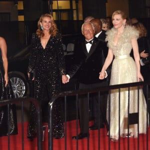 Roberta Armani, Julia Roberts, Giorgio Armani et Cate Blanchett arrivent au Royal Albert Hall pour la soirée des "Fashion Awards 2019" . Londres, le 2 décembre 2019.