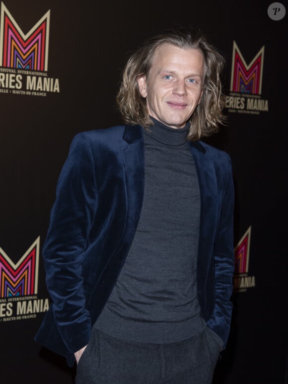 Alex Lutz assiste au dîner de Gala du Festival Series Mania au Musée des Arts Forains à Paris le 2 décembre 2019. © Pierre Perusseau - Rachid Bellak / Bestimage