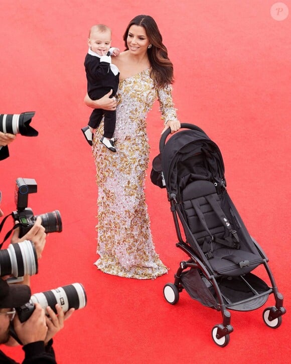 Eva Longoria sur le tapis rouge avec son fils
