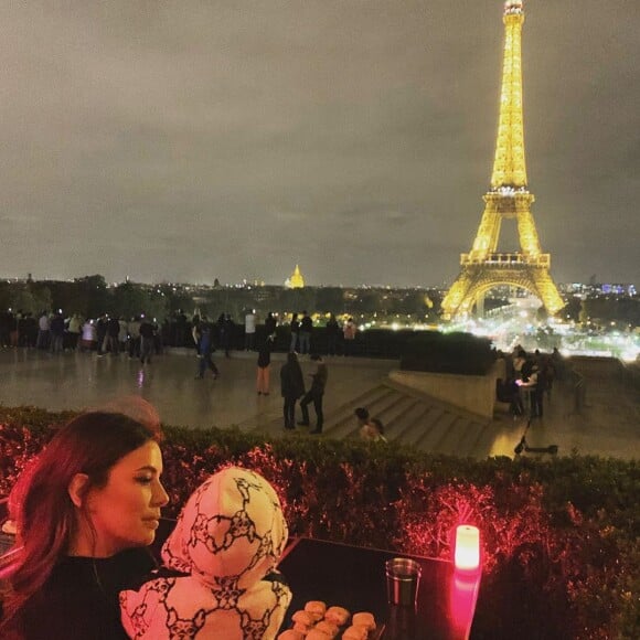 Eva Longoria visite Paris avec son fils au mois de septembre