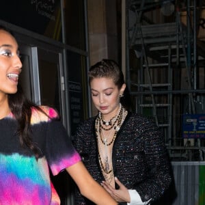 Les top models Gigi Hadid et Mona Tougaard ont participé au défilé Chanel Métiers d'Art et assisté au dîner de l'after-show. Paris, le 4 décembre 2019.