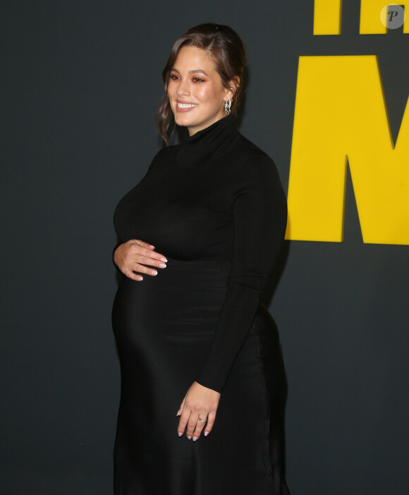 Ashley Graham, enceinte à la première de la série d'Apple TV+ "The Morning Show" au Lincoln Center à New York, le 28 octobre 2019.