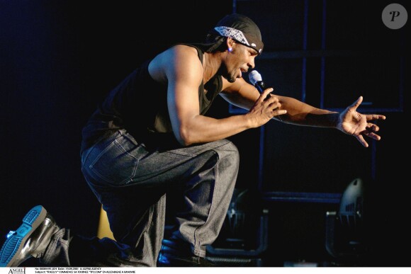 R.Kelly en tournée à Hanovre, Allemagne, le 19 septembre 2001.