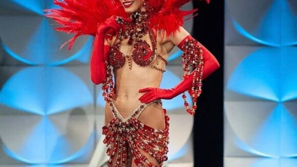 Maëva Coucke - Miss Univers 2019 : son impressionnant costume du Moulin Rouge