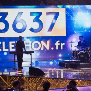 Jérémy Frérot - Deuxième jour de la 33ème édition du Téléthon au Parc de la Villette à Paris le 7 décembre 2019. Le compteur de la 33ème édition du Téléthon a atteint 74,6 millions d'euros dimanche 8 décembre, en hausse par rapport à l'édition 2018 où l'événement caritatif avait été bousculé par la mobilisation des "gilets jaunes". © Tiziano Da Silva/Bestimage08/12/2019 -