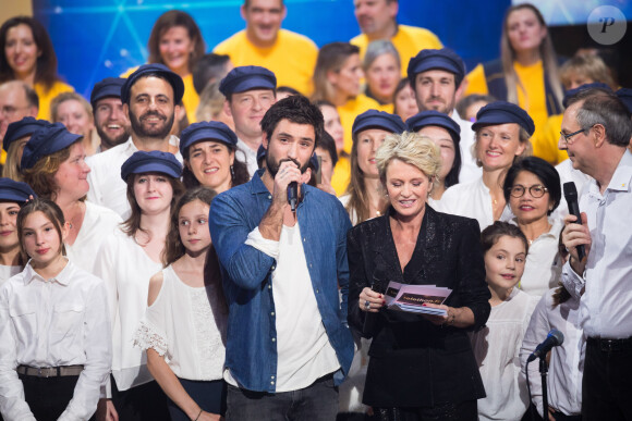 Jérémy Frérot, Sophie Davant - Deuxième jour de la 33ème édition du Téléthon au Parc de la Villette à Paris le 7 décembre 2019. Le compteur de la 33ème édition du Téléthon a atteint 74,6 millions d'euros dimanche 8 décembre, en hausse par rapport à l'édition 2018 où l'événement caritatif avait été bousculé par la mobilisation des "gilets jaunes". © Tiziano Da Silva/Bestimage07/12/2019 -