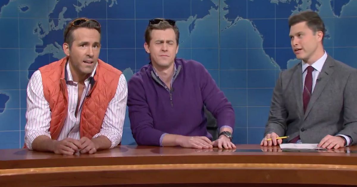 Ryan Reynolds et Colin Jost dans l'émission Saturday Night Live. Le 24