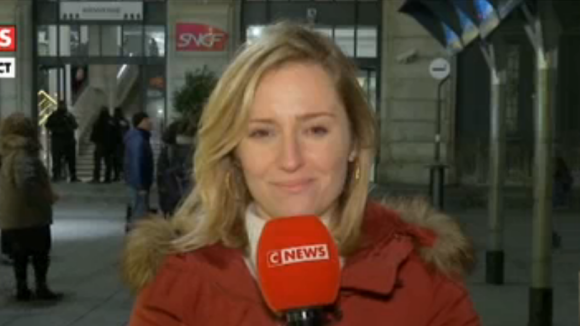Une journaliste de CNews embrassée par surprise en direct, la séquence choc