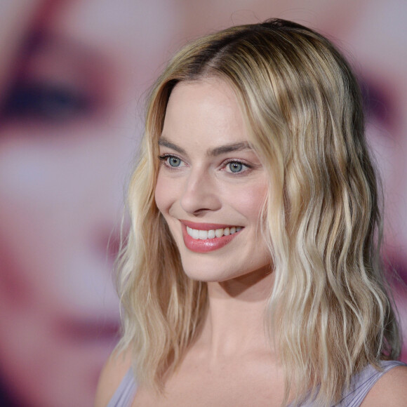 Margot Robbie assiste à l'avant-première du film "Scandale" au Regency Village. Westwood, Los Angeles, le 10 décembre 2019.