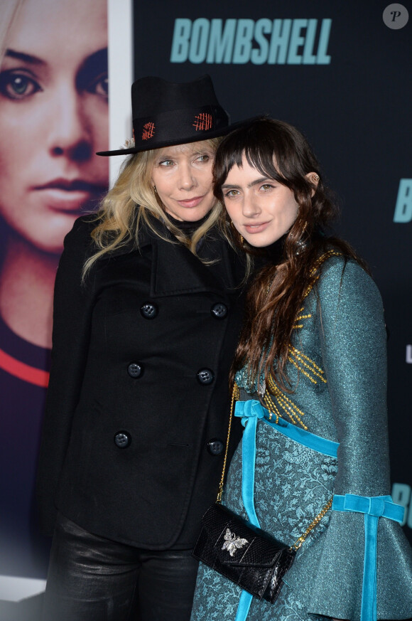 Rosanna Arquette et sa fille Zoe Sidel assistent à l'avant-première du film "Scandale" au Regency Village. Westwood, Los Angeles, le 10 décembre 2019.