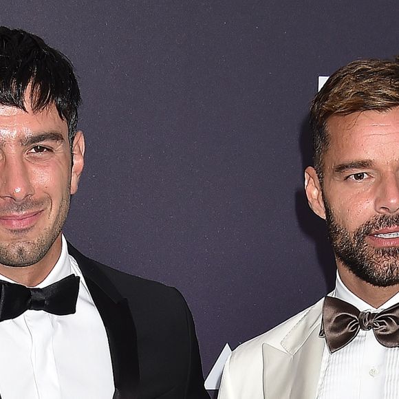 Ricky Martin et son mari Jwan Yosef ont accueilli leur quatrième enfant le 28 octobre 2019 : un petit garçon prénommé Renn. Ils sont déjà les parents des jumeaux Matteo et Valentino, 11 ans, et Lucia 10 mois.