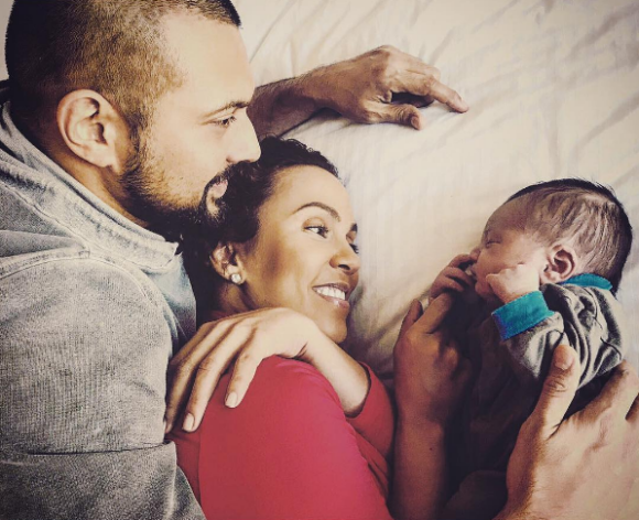 Sean Paul et sa femme Jodi Stewart ont accueilli leur deuxième enfant le 20 août 2019 : une fille prénommée Remi Leigh Henriques. Ils étaient déjà parents d'un garçon, Levi Blaze, 2 ans. Ici, le couple et son aîné en 2017.