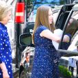  Chelsea Clinton et son mari Mark Mezvinsky ont accueilli leur troisième enfant le 22 juillet 2019 : un garçon prénommé Jasper. Le couple est déjà parent d'un garçon, Aidan (3 ans) et une fille Charlotte (4 an). Ici, Chelsea à la sortie de la maternité avec son bébé et sa mère Hillary Clinton, à New York.  