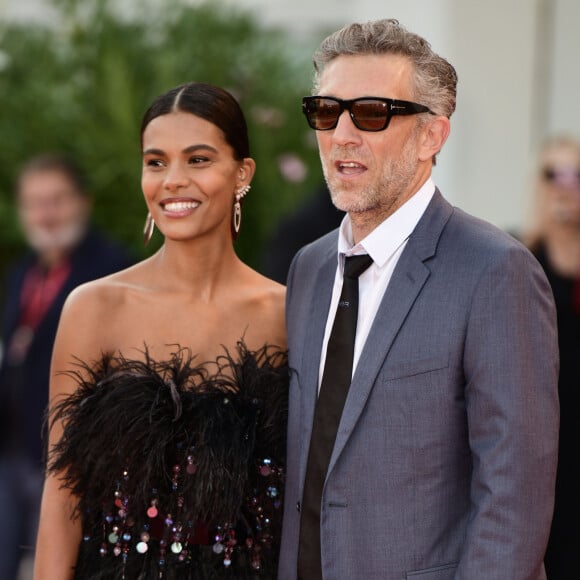 Vincent Cassel et son épouse Tina Kunakey ont donné naissance à leur premier enfant en avril 2019 : une petite fille prénommée Amazonie. L'acteur est aussi le mère de Léonie et Deva, 9 et 15 ans, nées de son premier mariage avec Monica Bellucci.