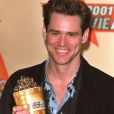  Jim Carrey, élu "Meilleur méchant" pour son rôle dans "Le Grinch" aux MTV Movie Awards. Shrine Auditorium. Le 2 juin 2001.© Lionel Hahn/ABACA 