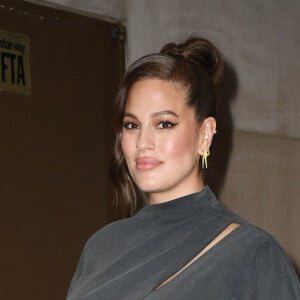 Ashley Graham quitte les studios de l'émission 'The Today Show' à New York, le 30 octobre 2019.